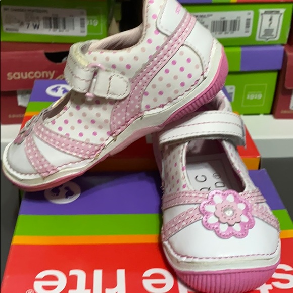 Sheena - Picture 5 of 7